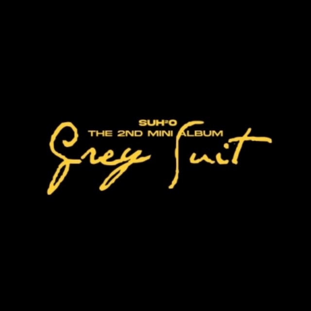 Grey Suit (Photo Book Ver.) & Grey Suit (Digipack Ver.)